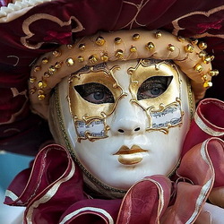 Пазл: Венецианская маска