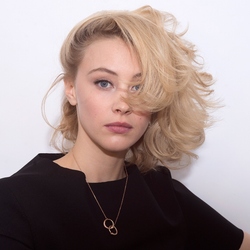 Пазл: Сара Гадон