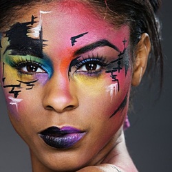 Пазл: Палитра макияжа