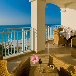Пазл: Балкон с видом на океан