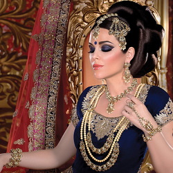 Пазл: Индийские красавицы и их украшения