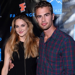 Пазл: Тео Джеймс и Шейлин Вудли