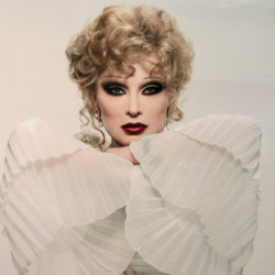 Пазл: На выставке 