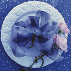 Пазл: Тарелка с бантом