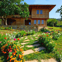 Пазл: Весенний дворик