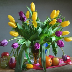 Пазл: Натюрморт с тюльпанами