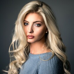 Пазл: Нежная блондинка