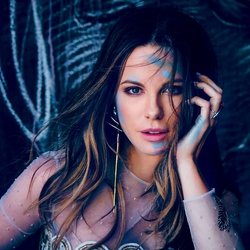 Пазл: Кейт Бекинсейл