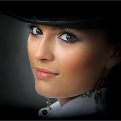 Пазл: Девушка в шляпе