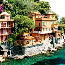 Пазл: Ласточкины гнезда