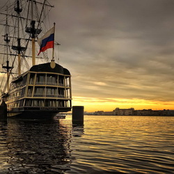 Пазл: Рассвет над Невой