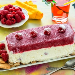 Пазл: Десерт с малиной