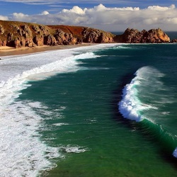 Пазл: Пена у берега моря