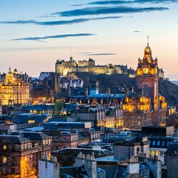 Пазл: Рассвет над Эдинбургом