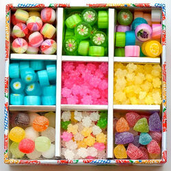 Пазл: Коробка леденцов