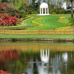 Пазл: У пруда