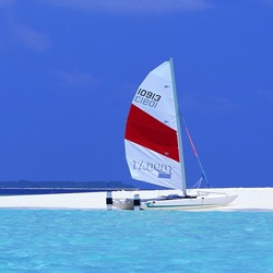 Пазл: Катамараны на белом песке