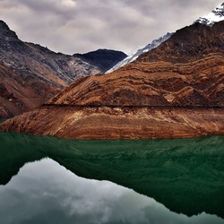 Пазл: Зелено-коричневое отражение