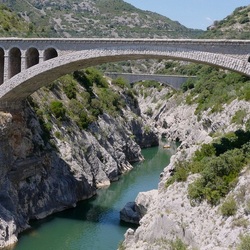 Пазл: Мост через реку