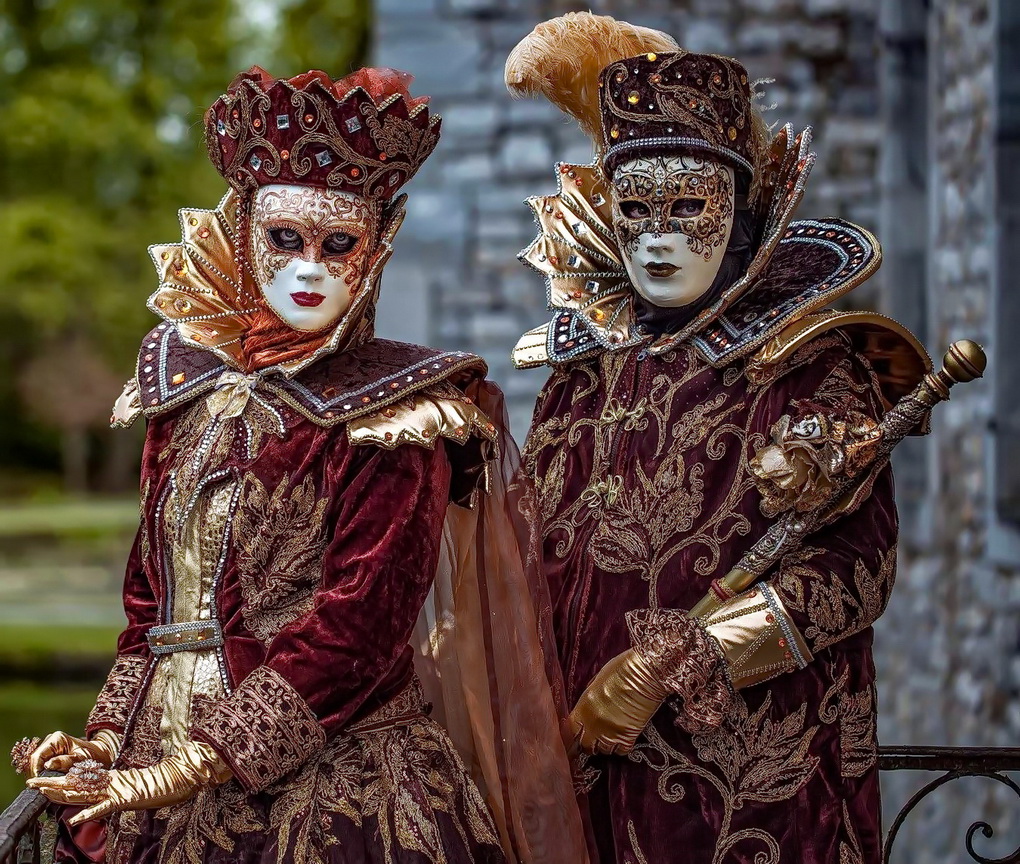 Карнавал одежда. Венецианский маскарад костюм Вольто. Маскарад Венеция костюмы. Костюм Казановы Венецианский карнавал. Маски венецианские карнавальные.