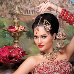 Пазл: Индийские красавицы и их украшения 