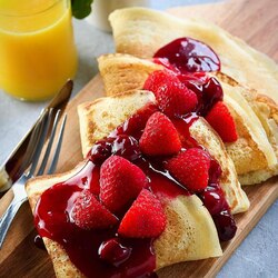 Пазл: Блины с клубникой