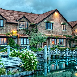 Пазл: Дома на берегу