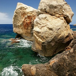 Пазл: Камни по берегу