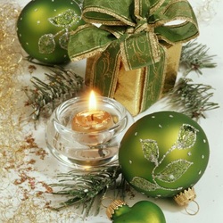 Пазл: Зелёные украшения