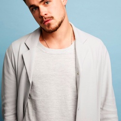 Пазл: Дакре Монтгомери