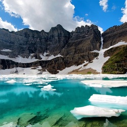 Пазл: Озеро у гор