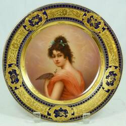 Пазл: Женские портреты на фарфоре