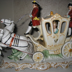 Пазл: Фарфоровые статуэтки