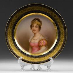 Пазл: Женские портреты на фарфоре