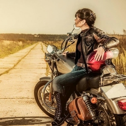 Пазл: Мотоциклистка