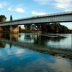Пазл: Мост через реку