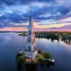 Пазл: Течет Волга