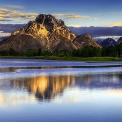 Пазл: Течет река