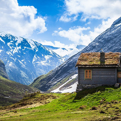Пазл: Домик в горах