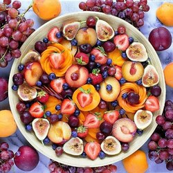 Пазл: Фруктово-ягодная тарелочка