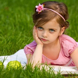 Пазл: Девочка с книгой