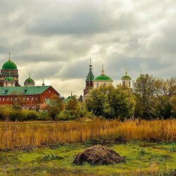 Пазл: У монастырских стен