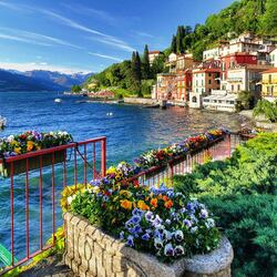 Пазл: Берега озера Комо