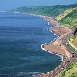 Пазл: Трасса вдоль моря