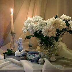 Пазл: Свеча и ваза с цветами