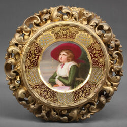 Пазл: Женские портреты на фарфоре