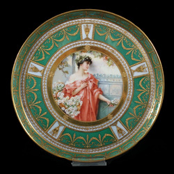 Пазл: Женские портреты на фарфоре