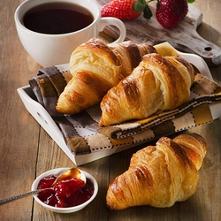 Пазл: Чай с круассанами