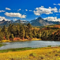 Пазл: Озеро в лесу