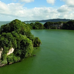 Пазл: Зелено-серое море